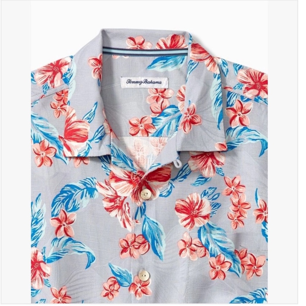 NWT Tommy Bahama
Cape Hibiscus Short Sleeve Woven Camp Shirt - Picture 2 of 5